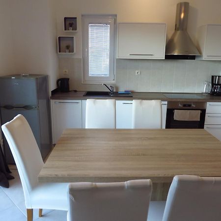 Antonija Apartments With Pool Биоград-на-Мору Номер фото