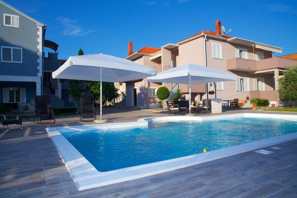Antonija Apartments With Pool Биоград-на-Мору Экстерьер фото